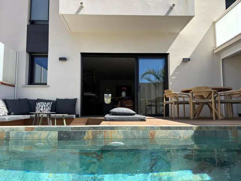 Gîte entièrement équipé avec piscine privée, terrasse et jardin | À côté de la plage | Avec animaux acceptés - Image 1