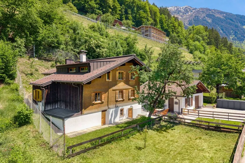 Appartement avec barbecue, terrasse et jardin | Vue montagne - Image 1
