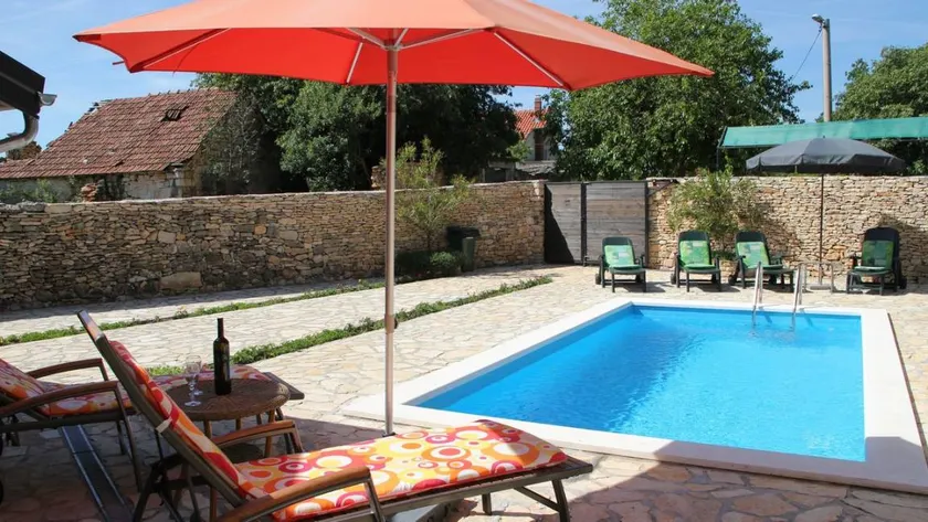 Holiday home with sauna, barbecue & terrace - Image 1