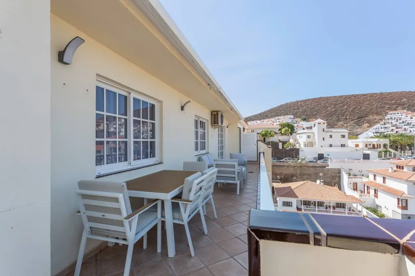 Vacation Apartment 'Obsidian Canarysol Los Cristianos' with Mountain View, Wi-Fi and Air Conditioning - Image 1