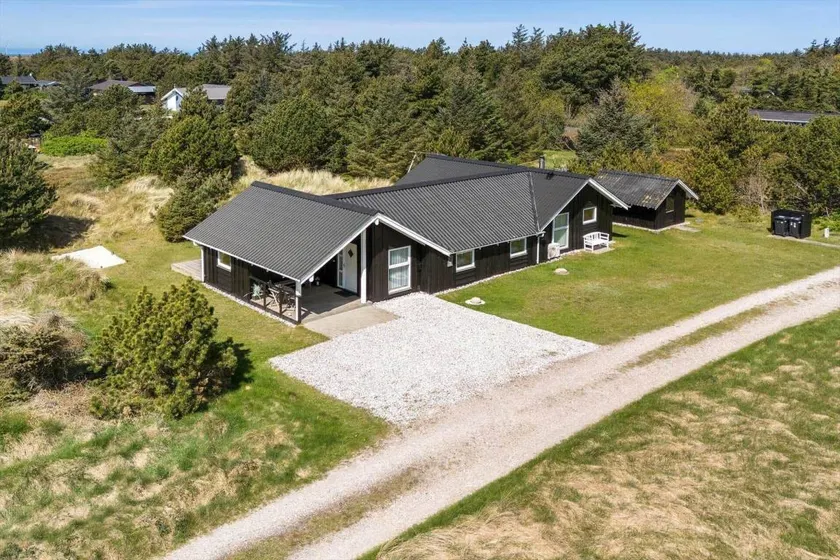 Family-oriented wonderful house with barbecue, terrace & sauna - Image 1