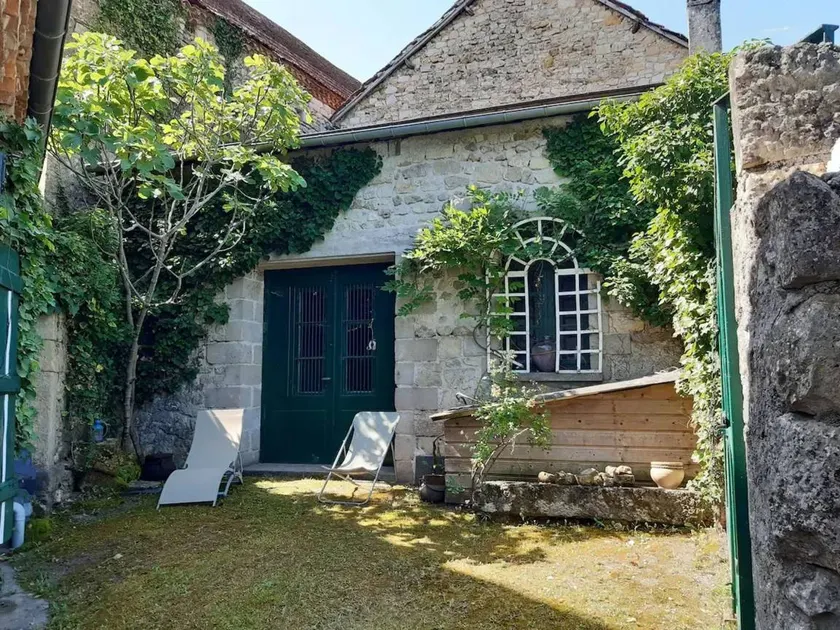 Fully equipped beautiful holiday home with BBQ, terrace & garden | Suitable for remote work | Pets allowed - Image 1