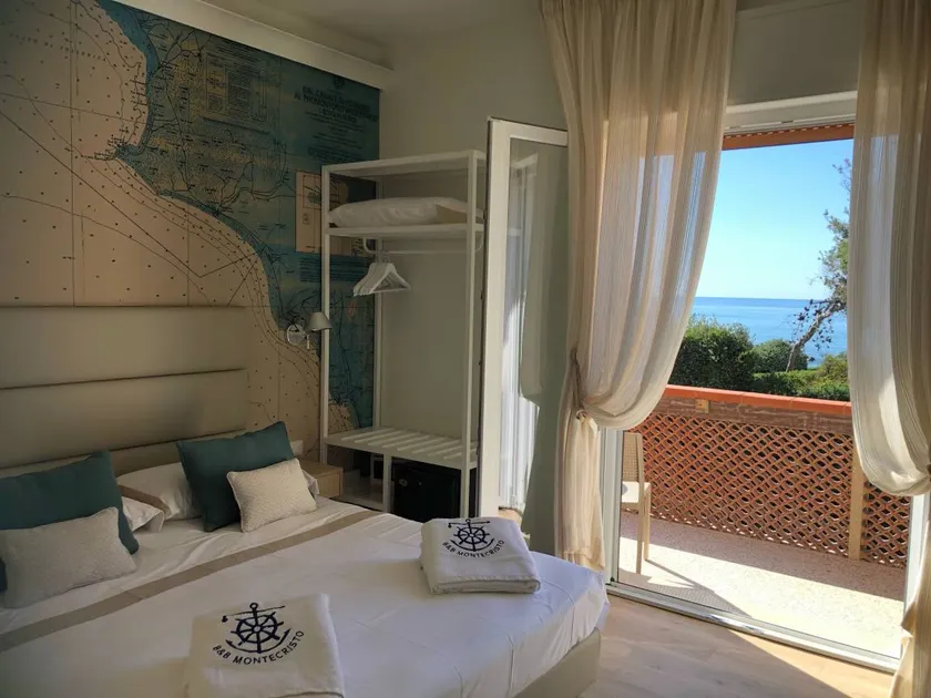 Wonderful dedicated room with terrace | Sea view | Next to the beach | Pets allowed - Image 1