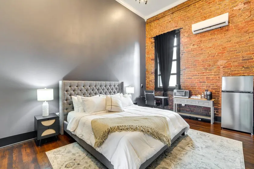Boutique Studio Stay in the Heart of Marshall! - Image 1