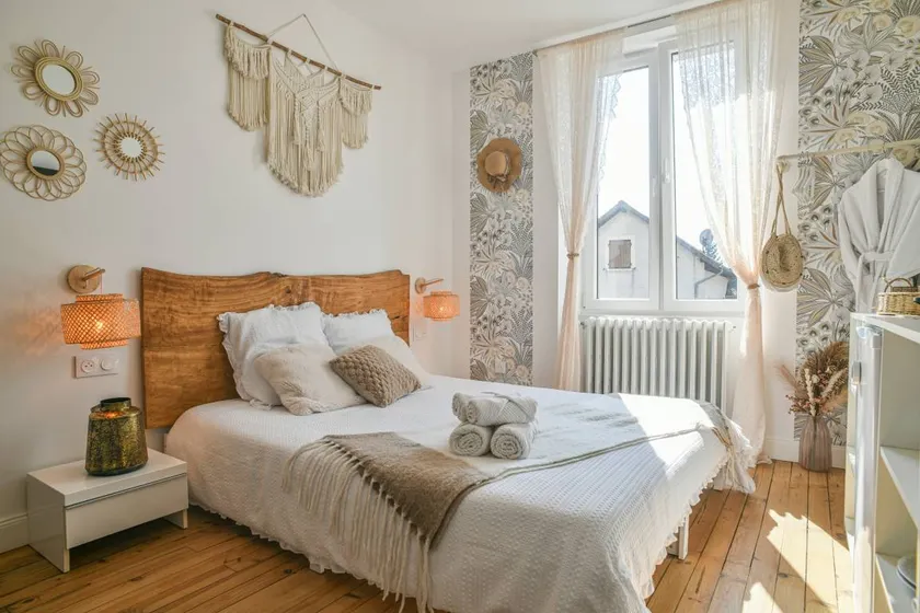 Child-friendly charming holiday apartment with garden, hot tub & barbeque | Garden view | Suitable for remote work - Image 1