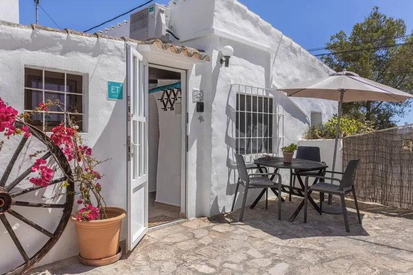 Holiday Home 'Can Vital 1' with Private Terrace, Wi-Fi and Air Conditioning - Image 1
