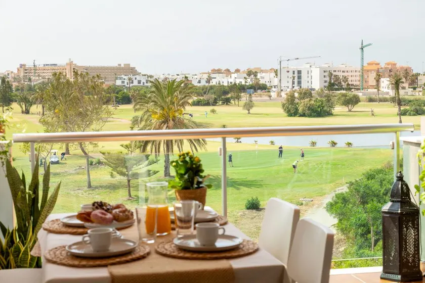 Apartment with terrace, pool & garden - Image 1