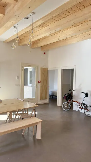 Alojamiento Acogedor con Cocina y Patio en Burgos - Image 1