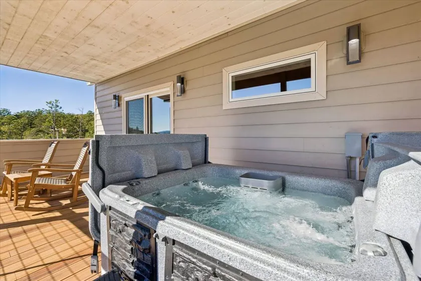 Charmant chalet adapté aux familles avec terrasse, barbecue et jacuzzi | Vue montagne | Adapté au travail à distance | Avec animaux admis - Image 1