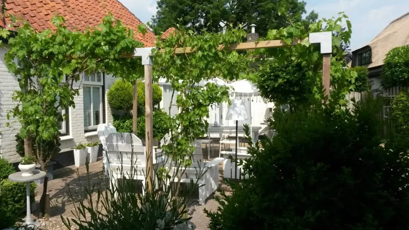 Maison avec barbecue, jardin et terrasse - Image 1