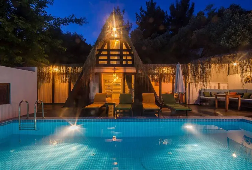 Family-friendly wonderful villa with private pool, BBQ & garden - Image 1