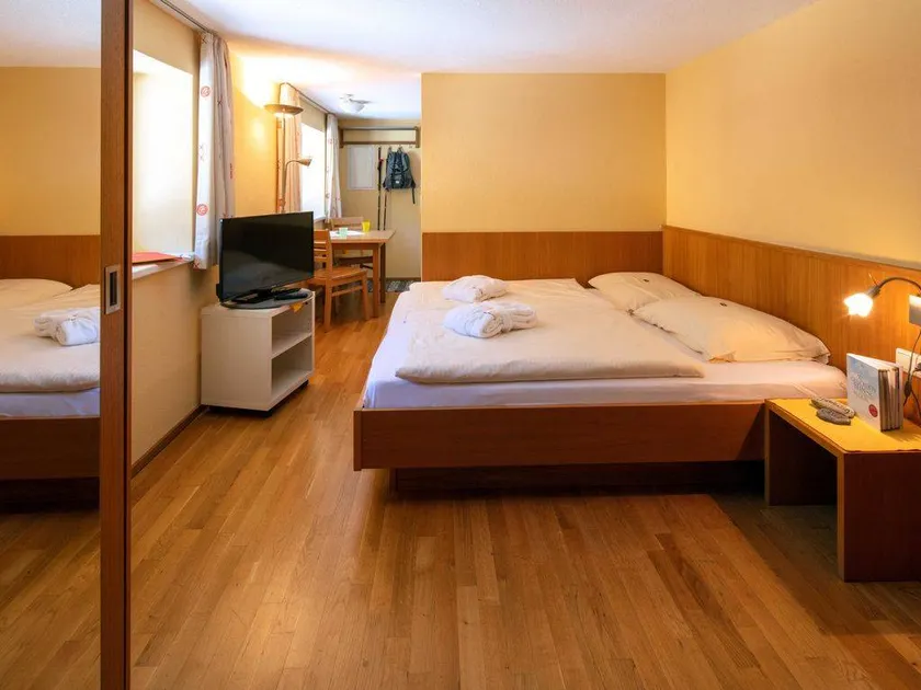 Holiday apartment with garden - Image 1
