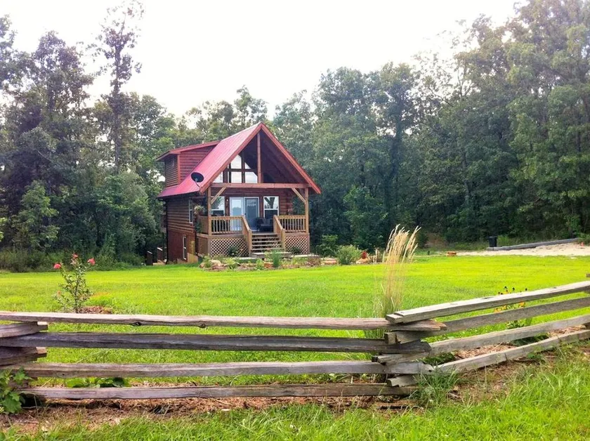 Two-Story Log Cabin Rental with a Hot Tub near Upper Meramec River, Missouri - Image 1