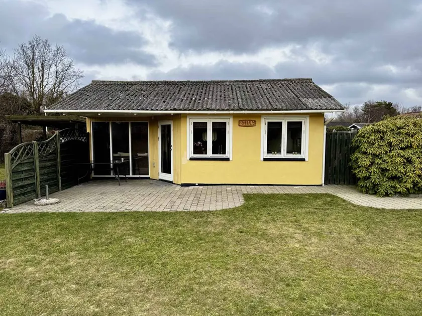 Holiday home 300 m from sandy beach - Image 1