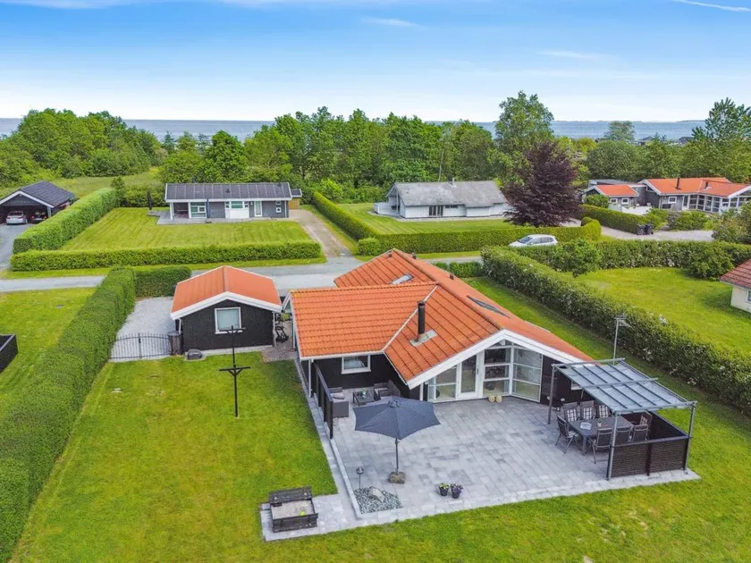 Family-oriented lovely holiday home with BBQ, terrace & sauna | Dogs allowed - Image 1