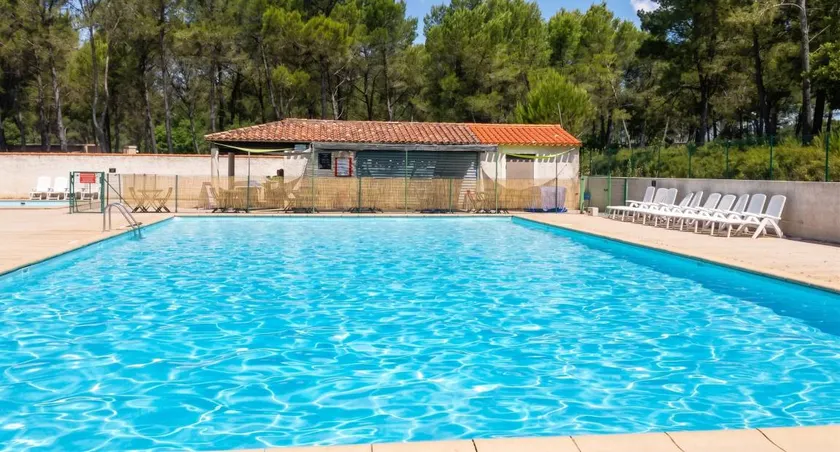 Pleasant chalet with terrace, garden & pool - Image 1