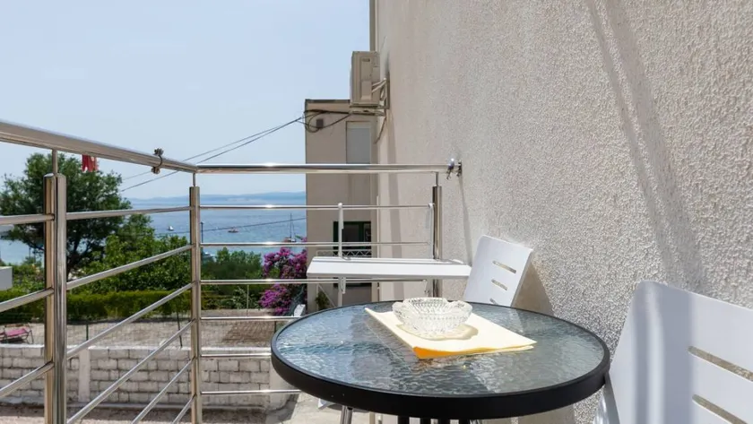 Apartamento vacacional con barbacoa y terraza | Vistas al mar | Al lado de la playa - Image 1