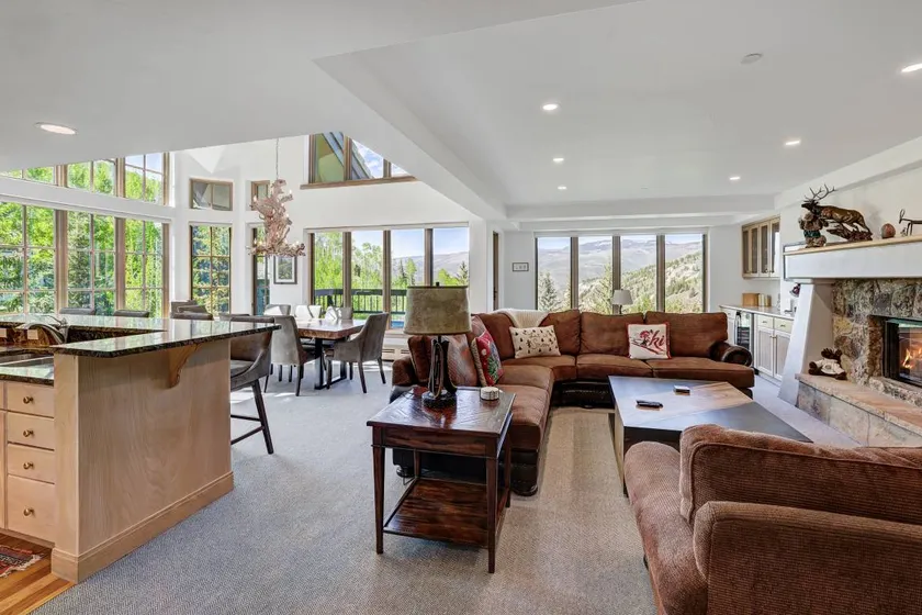 Appartement en copropriété avec terrasse, piscine chauffée et jacuzzi - Image 1