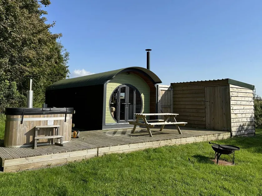 Nice cottage with jacuzzi & garden - Image 1