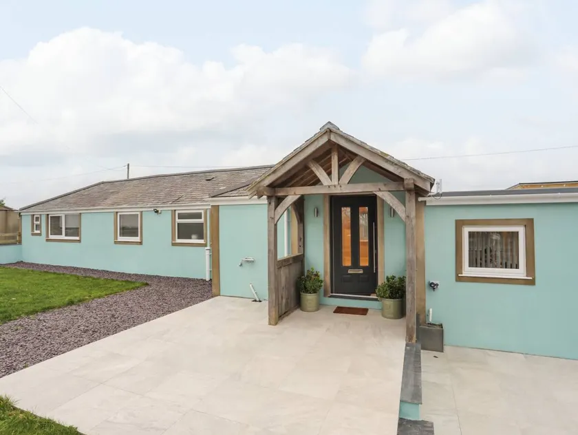 Children-friendly cottage with BBQ & garden | Pets allowed - Image 1