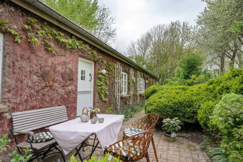 House with garden & terrace | Garden view - Image 1