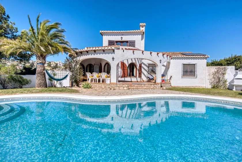 Detached villa in Cumbres del Sol with private pool and large enclosed garden - Image 1