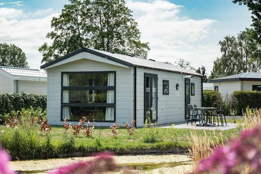 Maison avec sauna, terrasse et jardin - Image 1