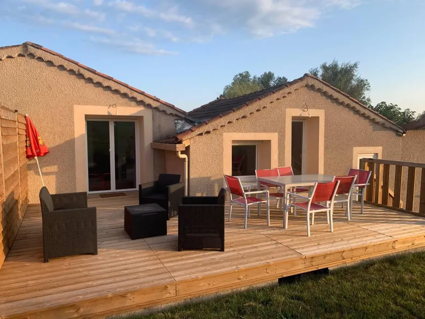 Pleasant cottage with jacuzzi & terrace | Good for workation - Image 1