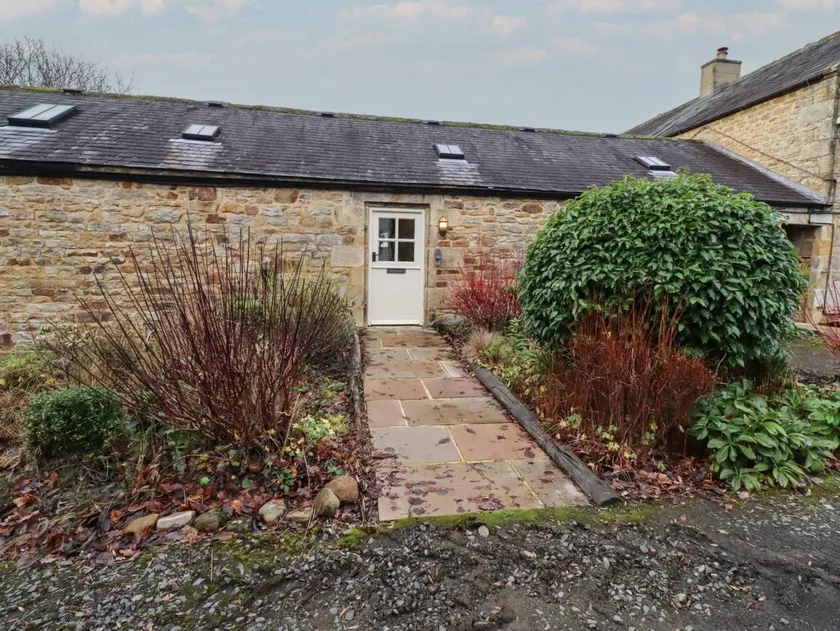 Cottage with garden - Image 1
