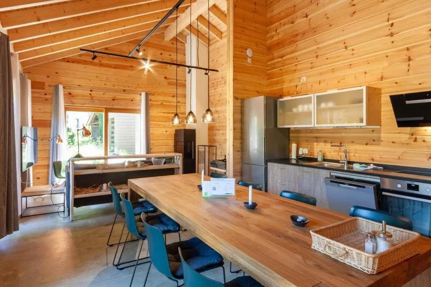 House with garden, BBQ & sauna - Image 1