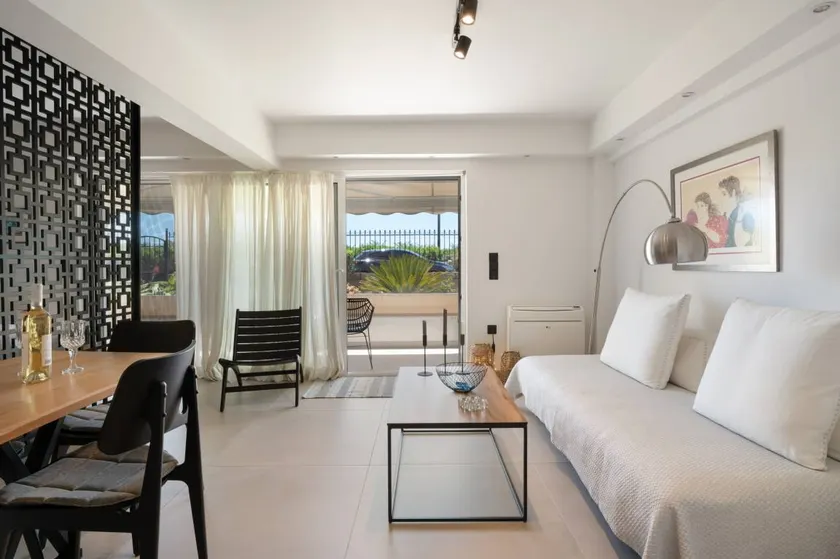 Pleasant studio with garden & terrace | Sea view | Suitable for remote work - Image 1