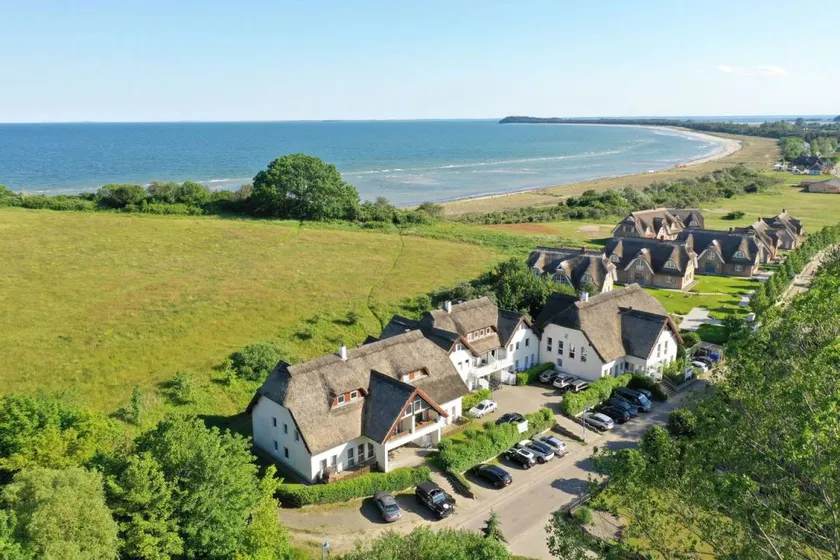 Close to the beach with terrace, use of swimming pool and sauna - Strandhaus Mönchgut FeWo06 - Image 1