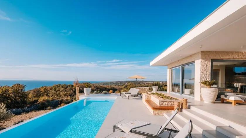 Villa with private pool, terrace & sauna | Beach view - Image 1