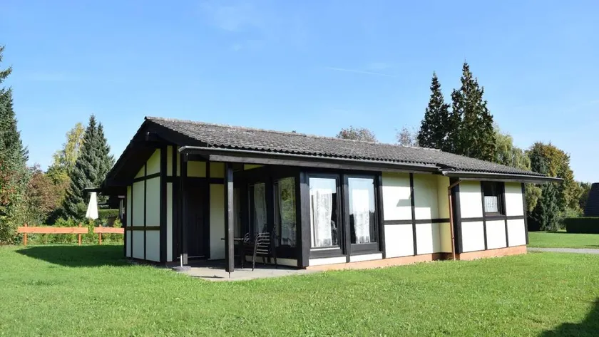 Lovely holiday home with terrace & garden | Pet-friendly - Image 1