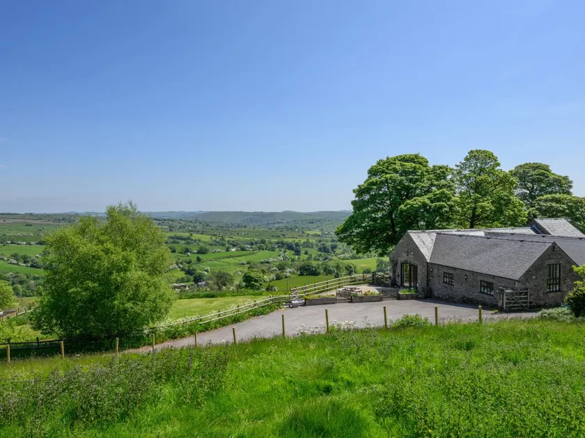 Cottage with barbecue & garden - Image 1