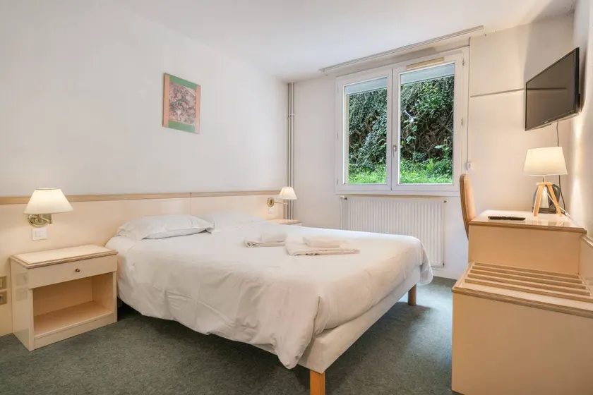Dedicated room with garden & terrace - Image 1