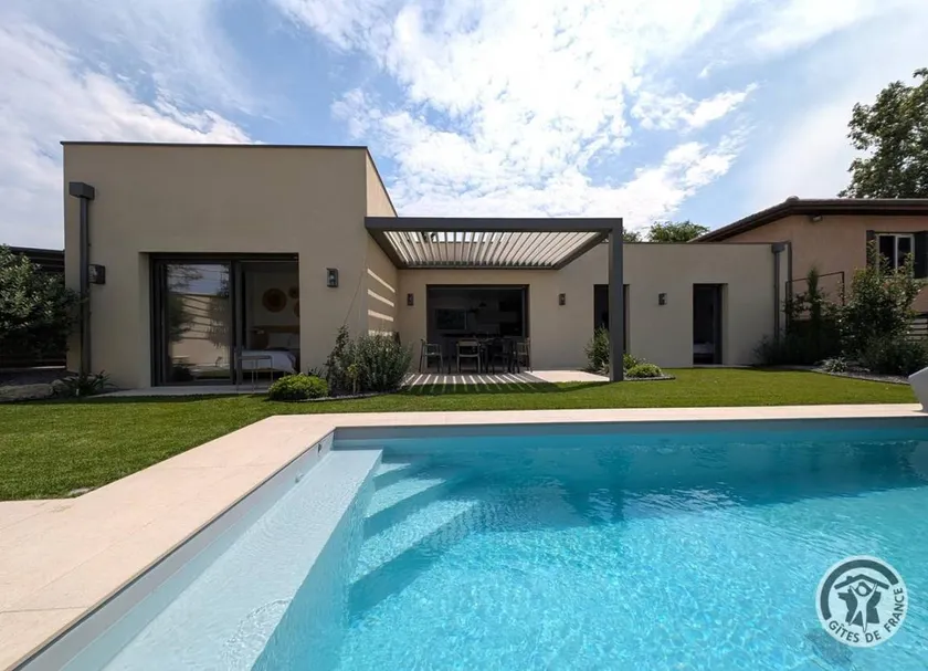 Beautiful gite with garden & terrace - Image 1