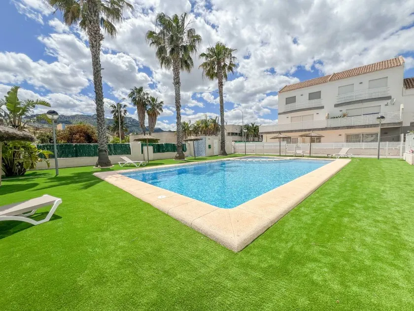 House with pool, terrace & BBQ - Image 1