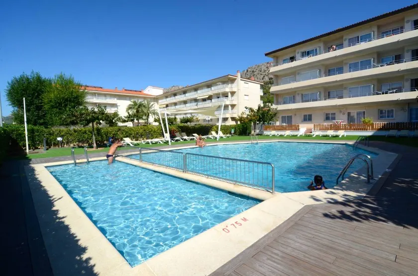 Appartement avec piscine et terrasse - Image 1