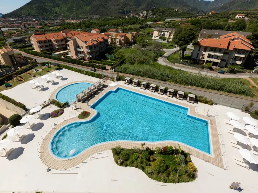 Aparthotel with pool | Perfect for remote work - Image 1