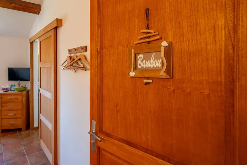 "Bambou" Room with Shared Terrace, Wi-Fi, and Air Conditioning - Image 1