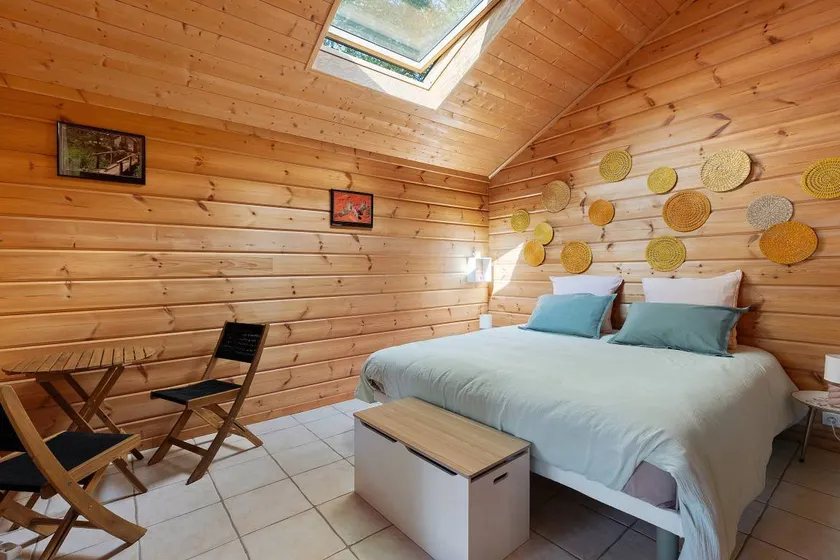 Bed & breakfast with garden, sauna & pool | Garden view - Image 1