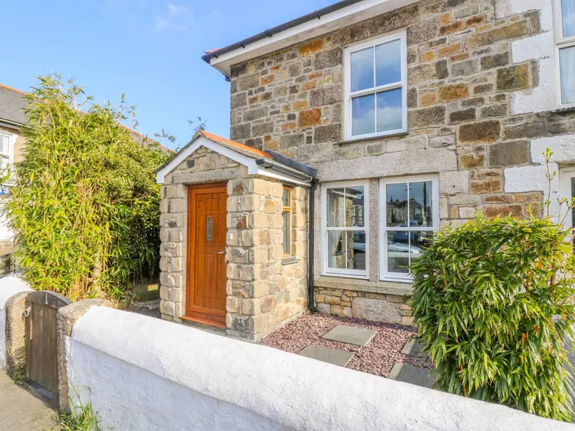 Family-oriented beautiful cottage with garden & barbeque | Pet-friendly - Image 1