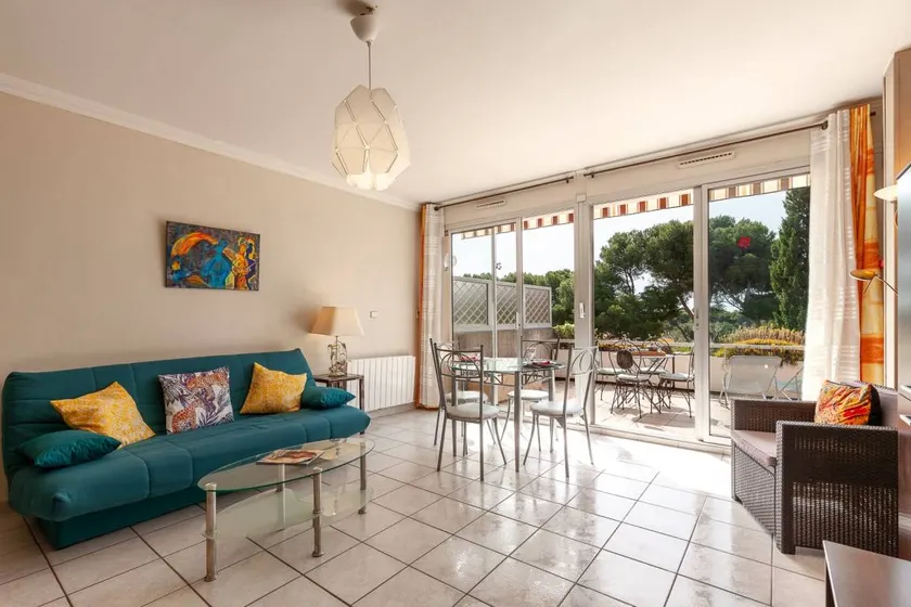Merveilleux appartement de vacances entièrement équipé avec terrasse et internet haut débit | Vue mer | Parfait pour le travail à distance | Avec animaux bienvenus - Image 1