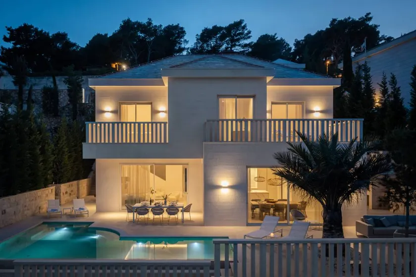 Villa con idromassaggio, griglia e piscina privata | Vista sulla natura - Image 1
