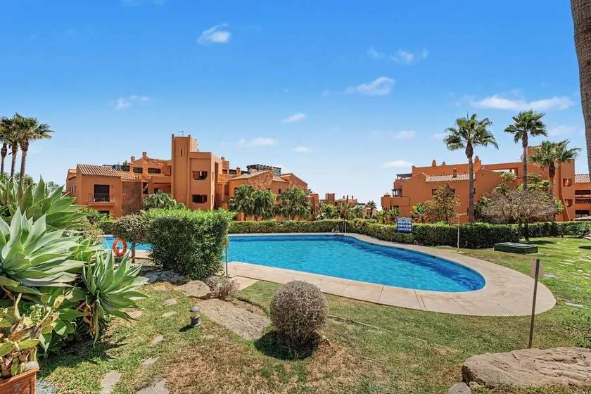 Family-friendly flat with sauna, terrace & hot tub | Sea view | Next to the beach - Image 1