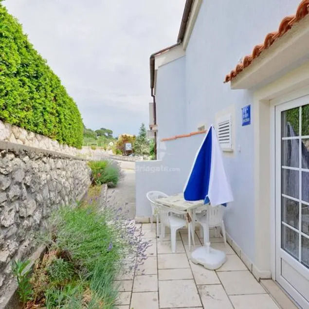 Holiday apartment with garden, terrace & BBQ | Garden view - Image 1