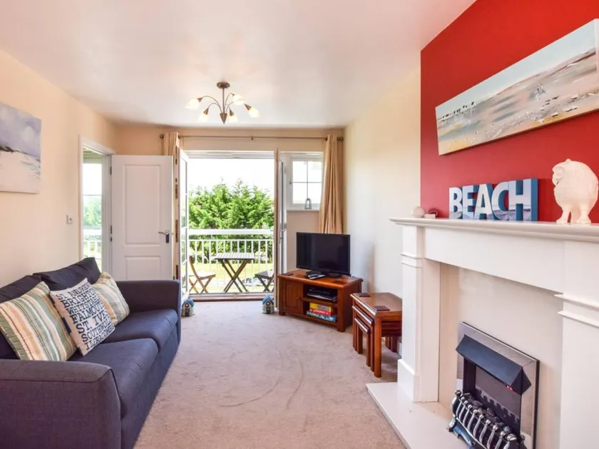 Fully equipped cottage with garden | Beach nearby | Pets are welcome - Image 1
