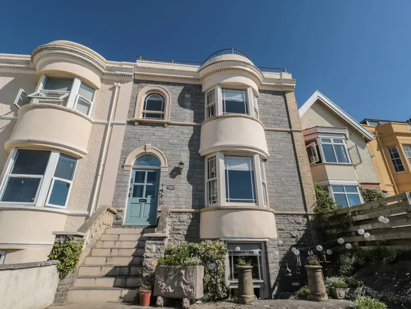 Cottage with terrace & garden | Beach view - Image 1