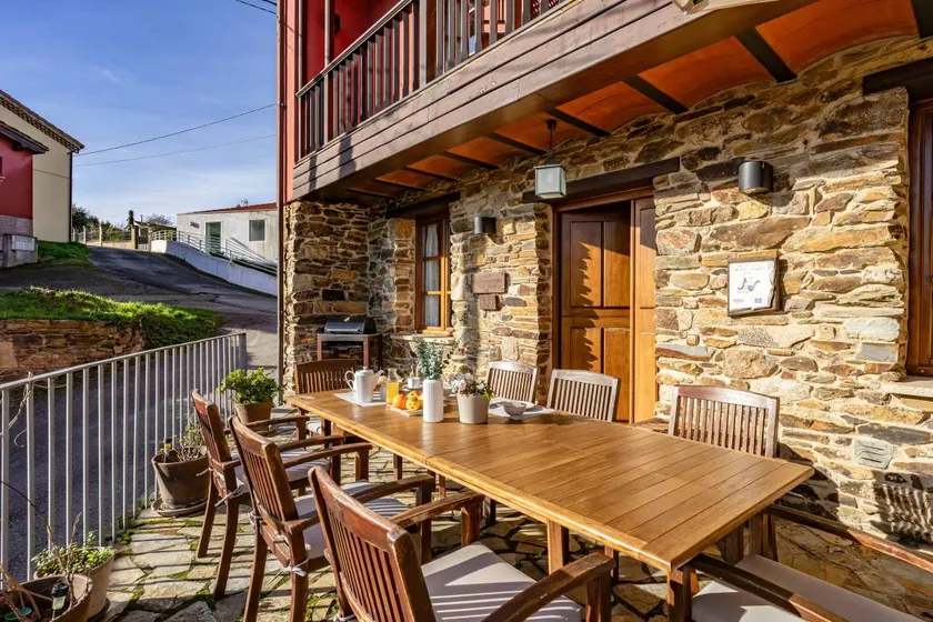 Casa con griglia e terrazza | Vista sulla montagna - Image 1